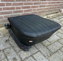 For sale - Volkswagen Beetle seat right T rail black 1302, EUR €75