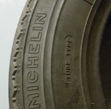 Vendo - Sommer-Pneus Michelin 165HR14-XAS mit Schläuchen, CHF 650