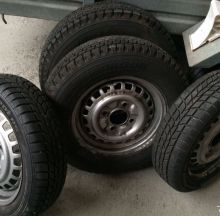 Vends - wheels & winter tyres New, CHF 300